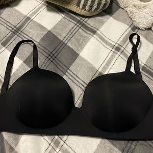 Victoria secret t-shirt wireless bra 36DD excellent condition